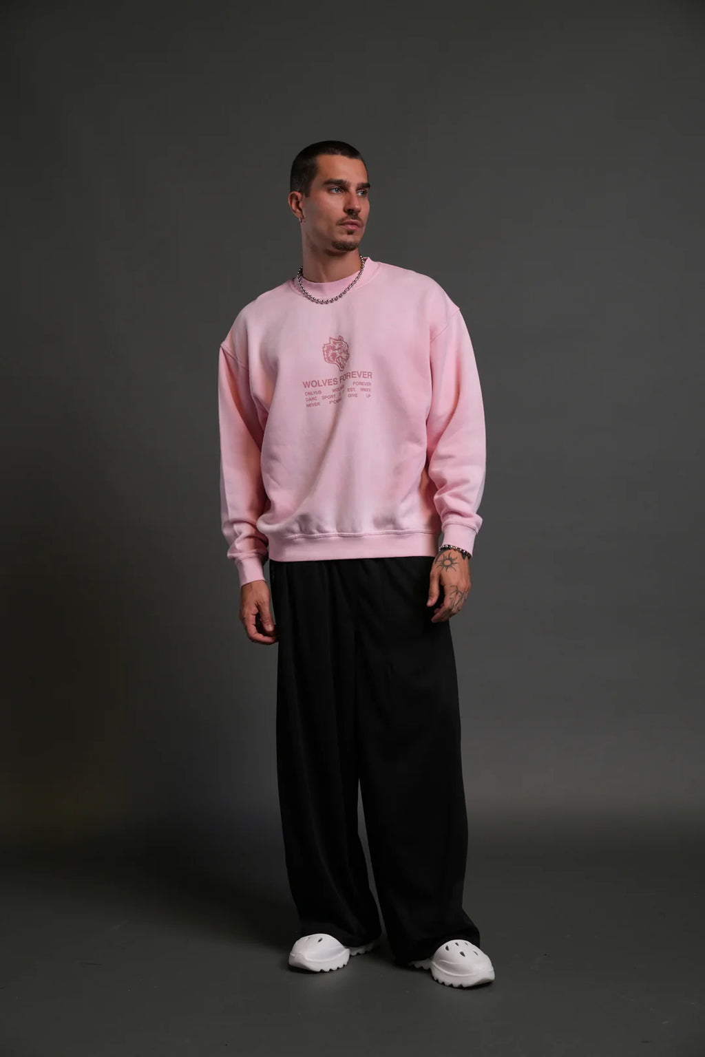 WOLVES HAVE YOUR BACK LONDON UNISEX CREWNECK IN CHERRY BLOSSOM HALO WASH