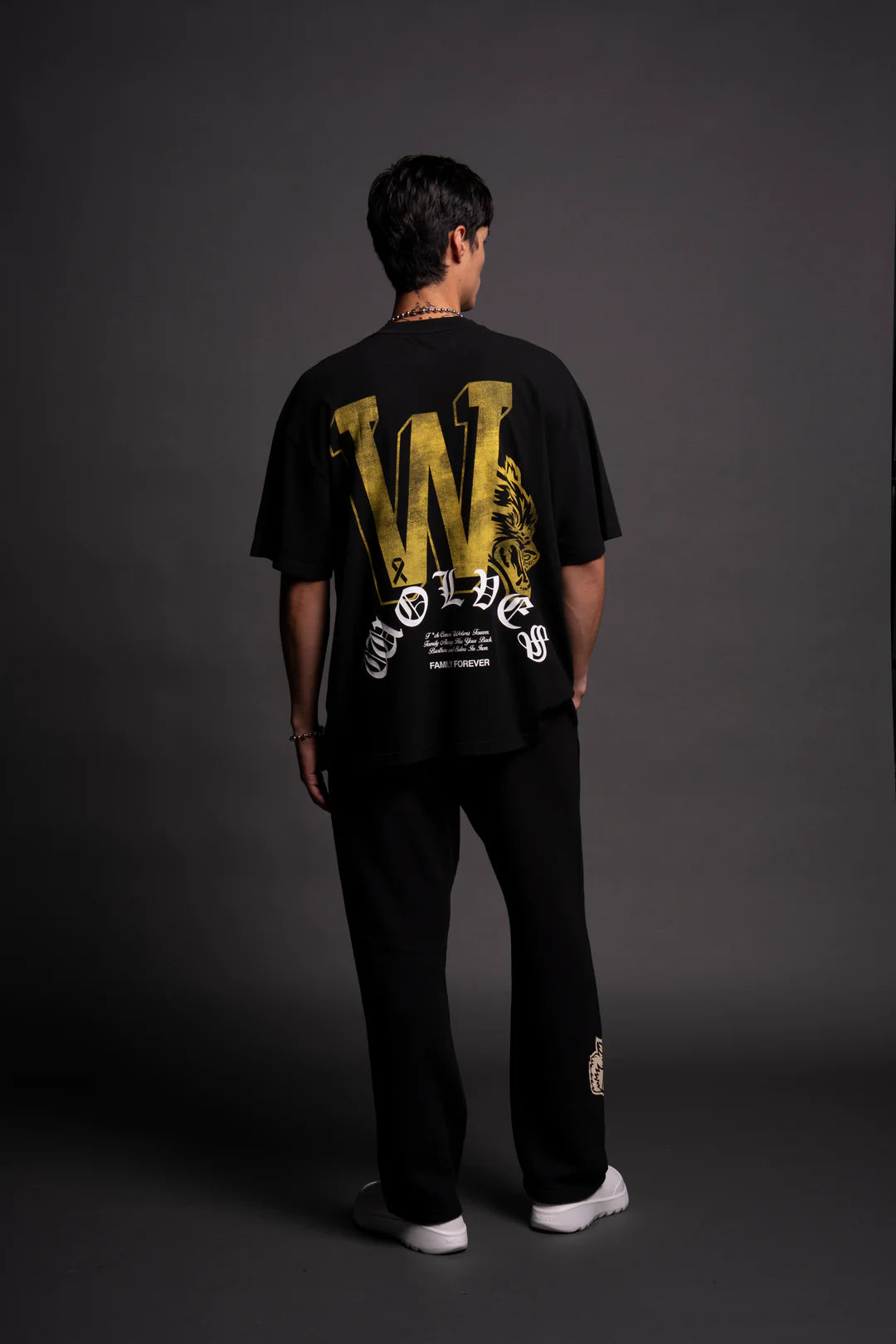 KEEP ON FIGHTING "PREMIUM" OVERSIZED TEE IN BLACK
