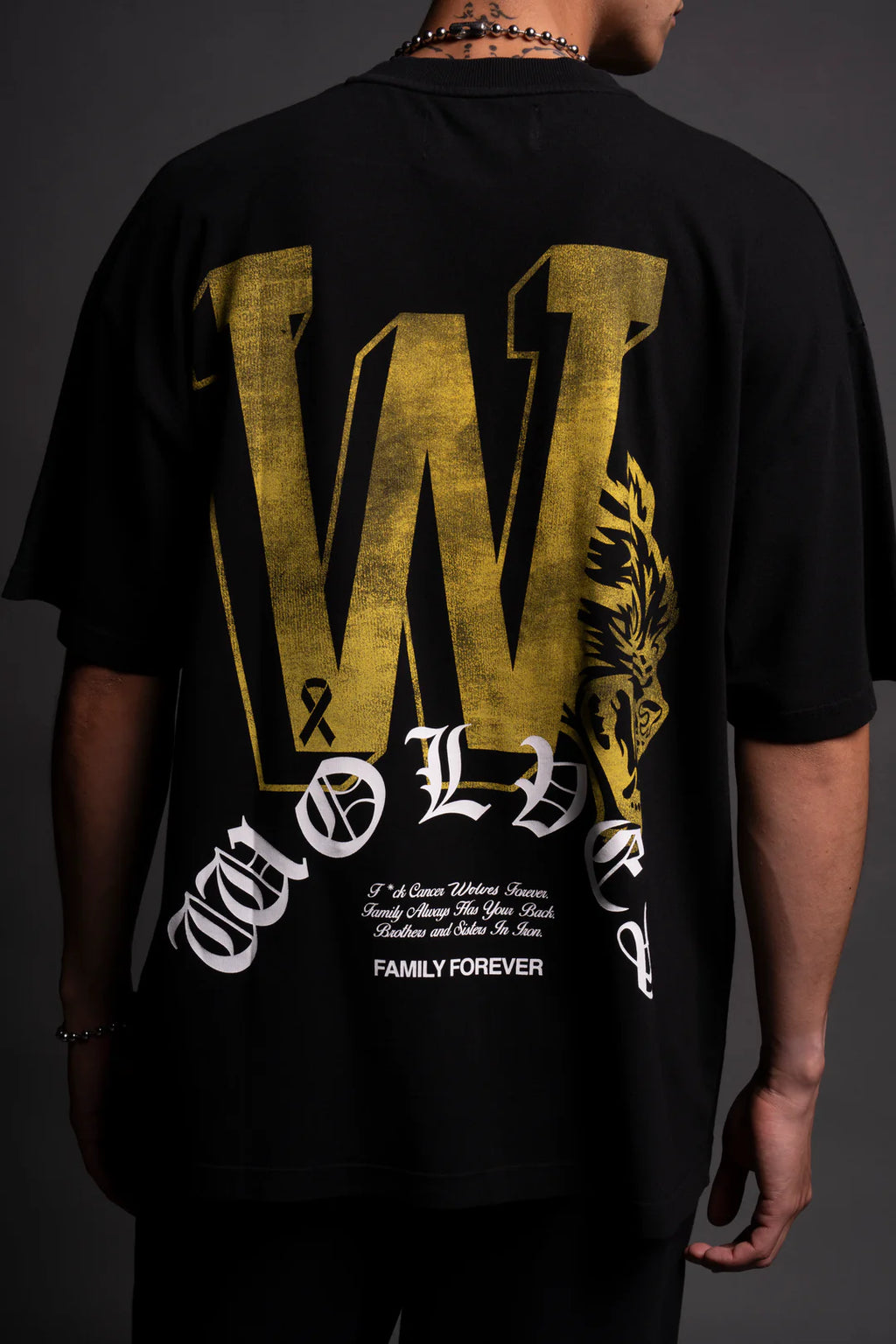 KEEP ON FIGHTING "PREMIUM" OVERSIZED TEE IN BLACK