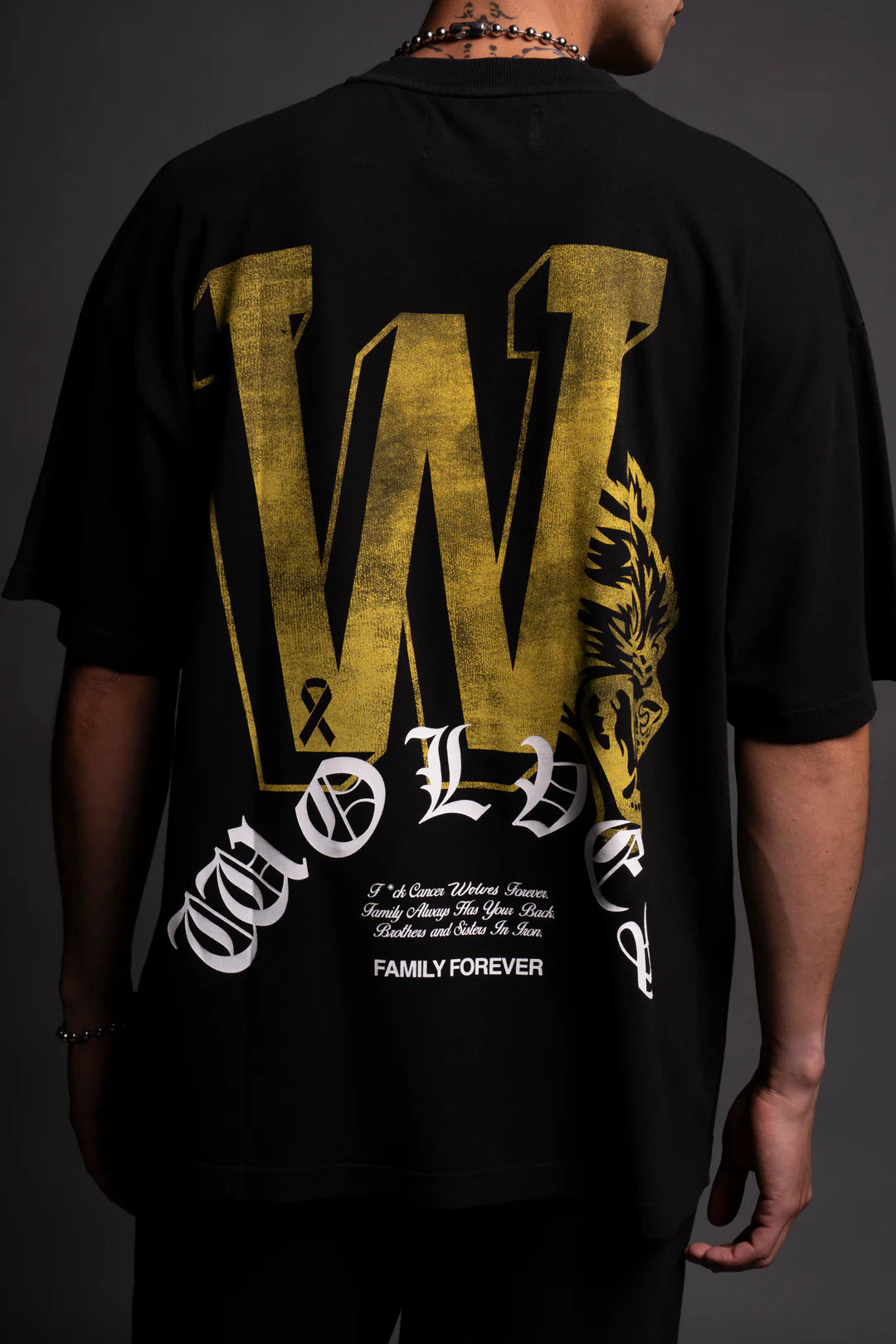 KEEP ON FIGHTING "PREMIUM" OVERSIZED TEE IN BLACK
