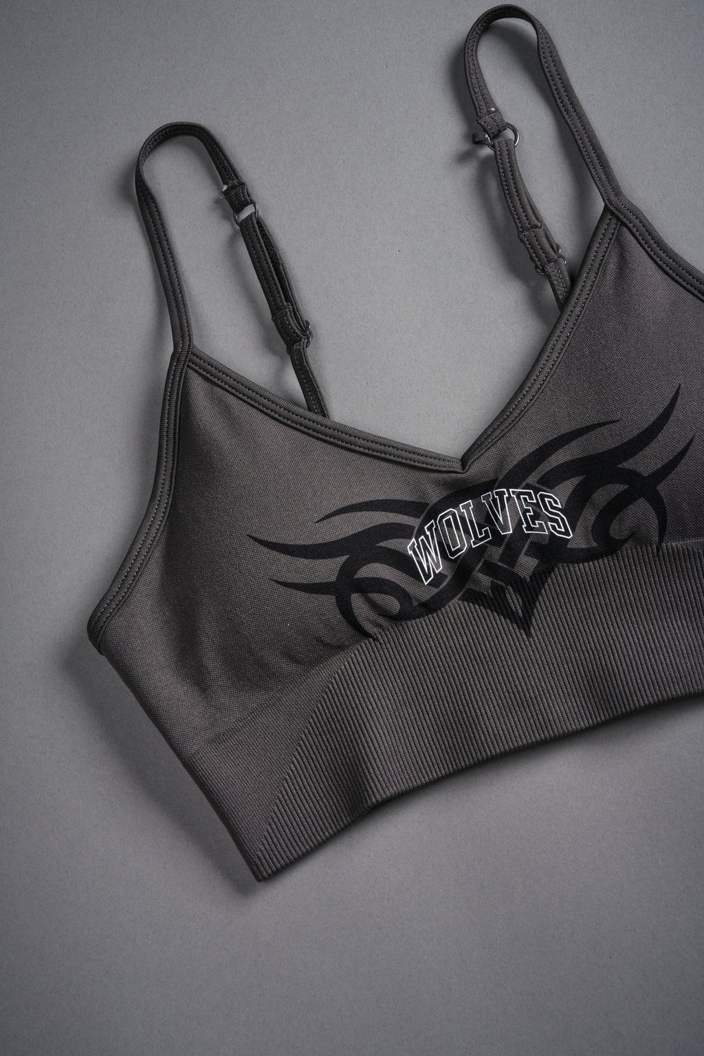 FINITE CODE LOYALTY "EVERSON SEAMLESS" SPORTS BRA IN WOLF GRAY