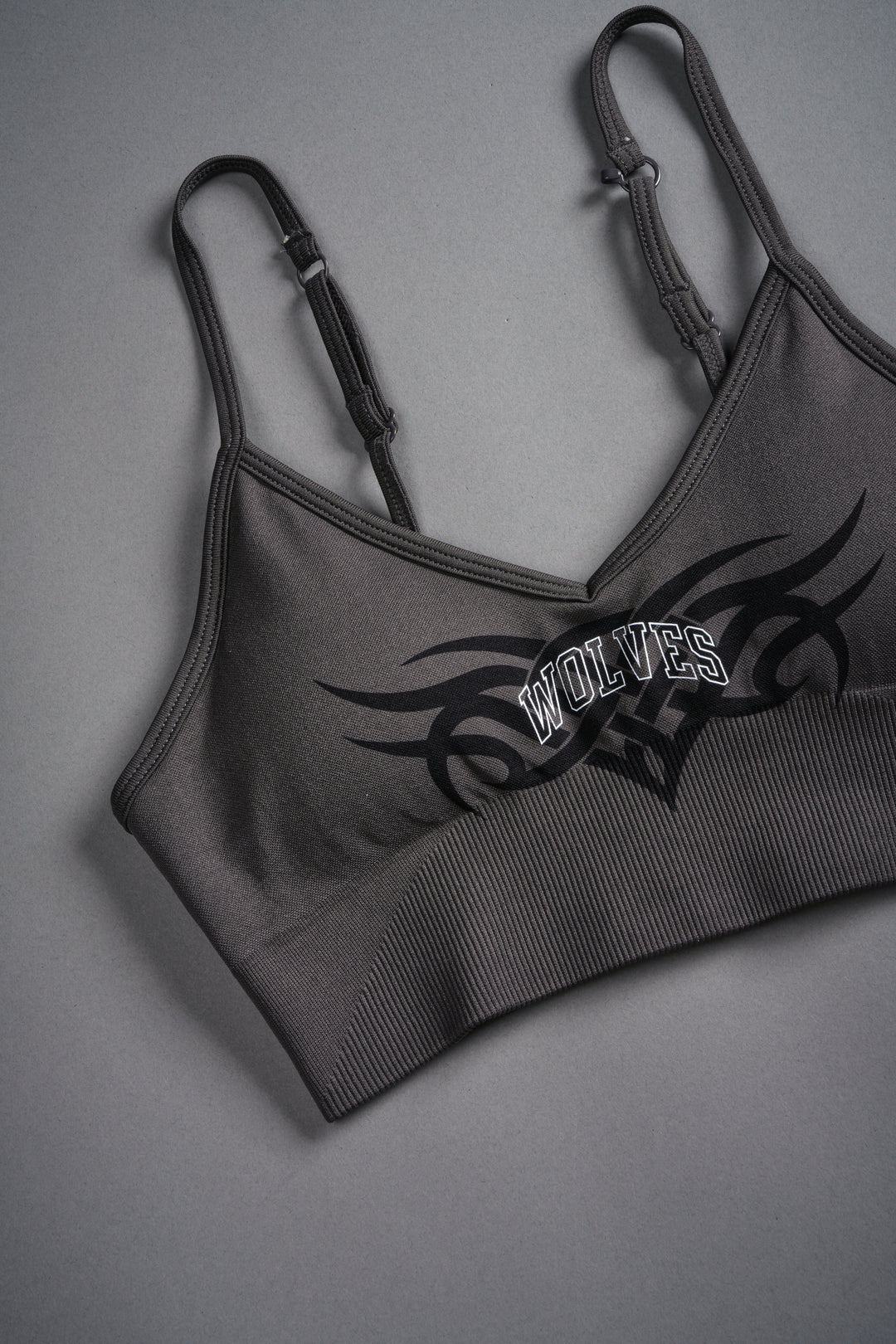 FINITE CODE LOYALTY "EVERSON SEAMLESS" SPORTS BRA IN WOLF GRAY