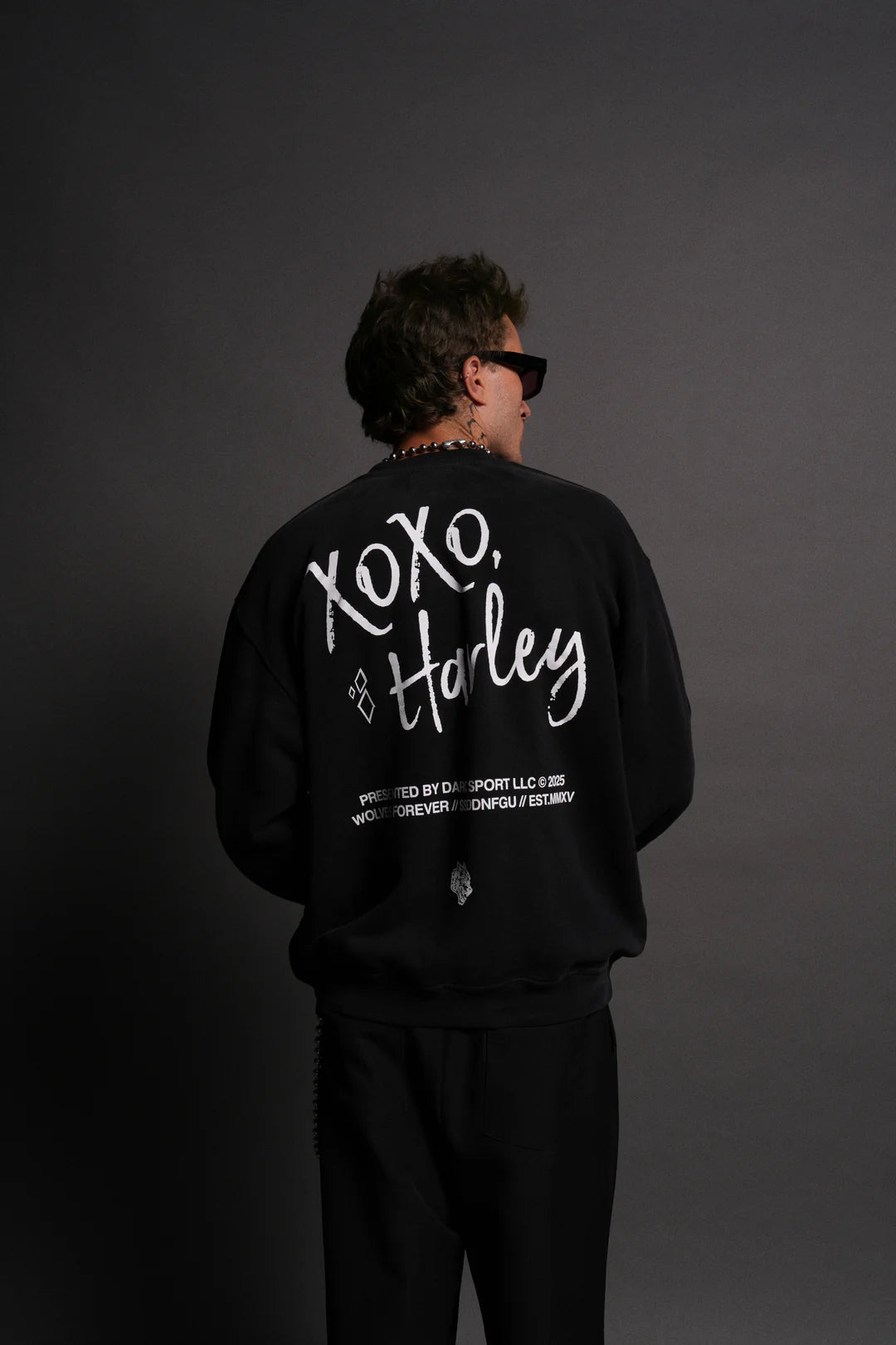 QUINN FOREVER LONDON CREWNECK IN BLACK DRIFT WASH