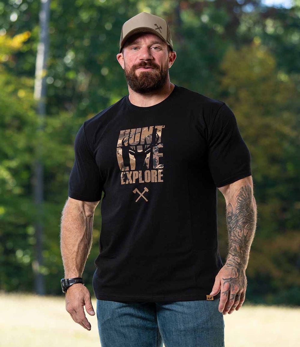 HUNT LIVE EXPLORE TEE IN BLACK