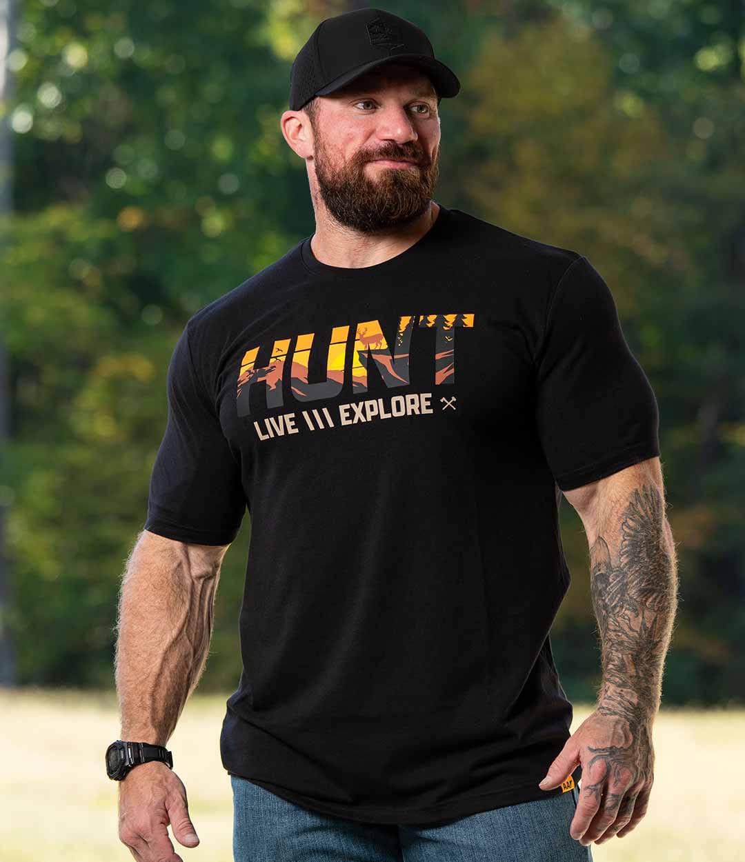 HUNT SCENIC TEE IN BLACK