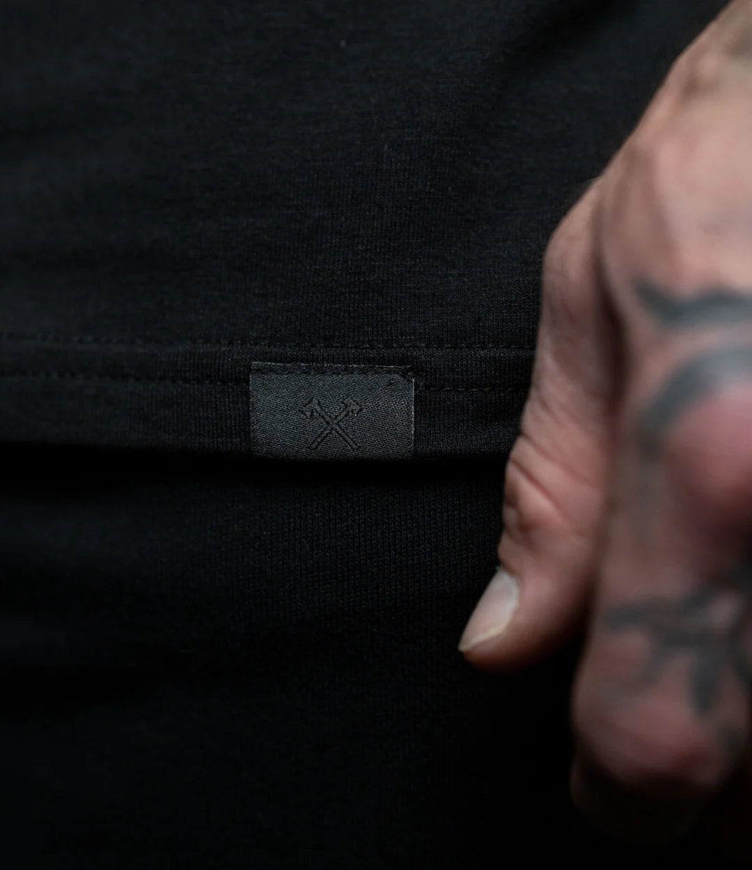 DO WORK MF GRADIENT TEE IN BLACK