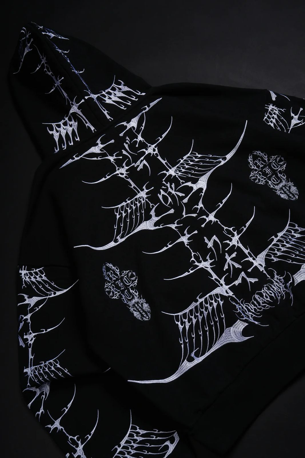 BANKAI BRIGADE OUTLIERS DISTRESSED ZIP UP HOODIE IN BLACK