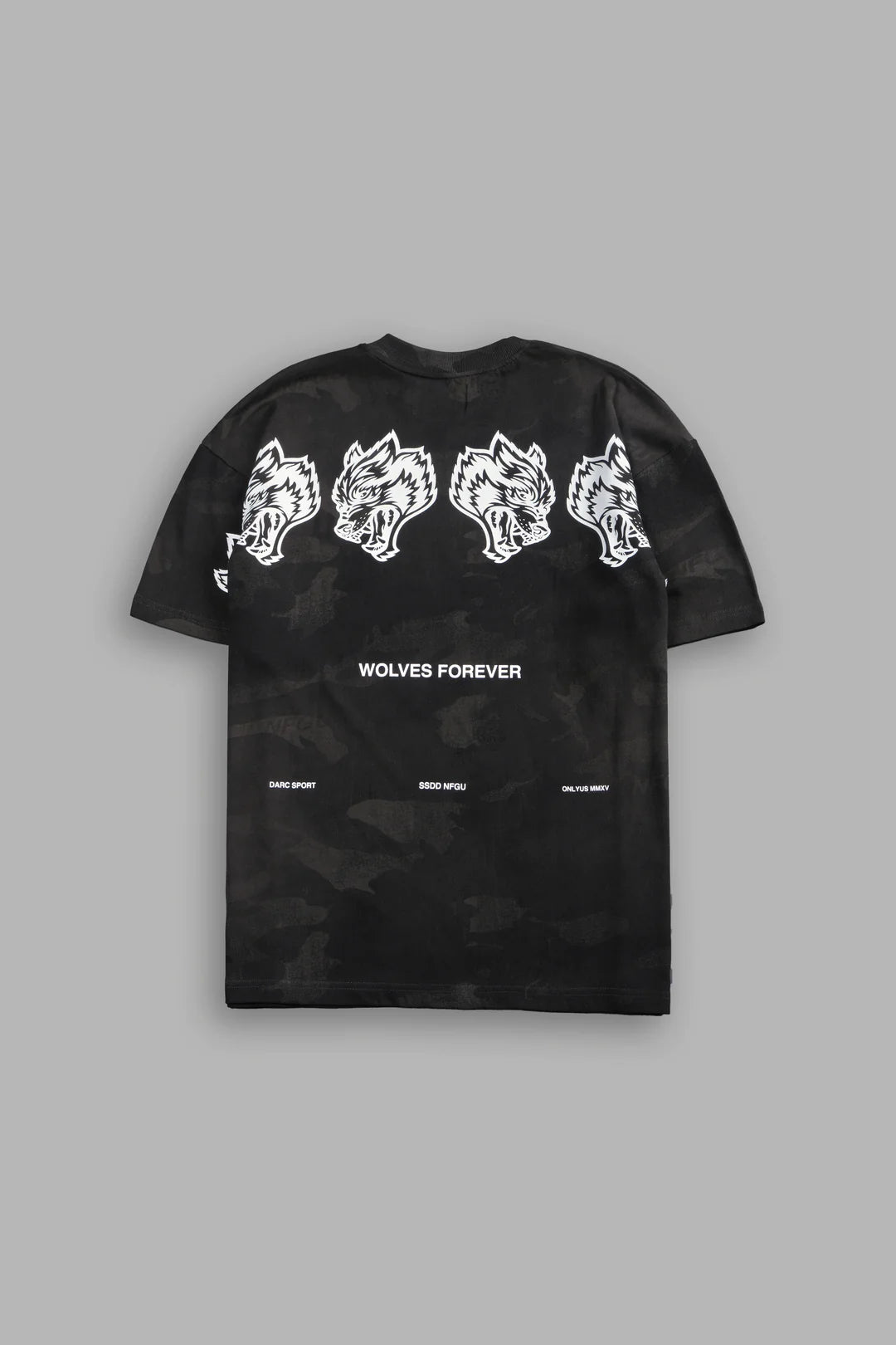 WOLVES HAVE YOUR BACK UNISEX "PREMIUM" OVERSIZED TEE IN BLACK VINTAGE WOODLAND CAMO