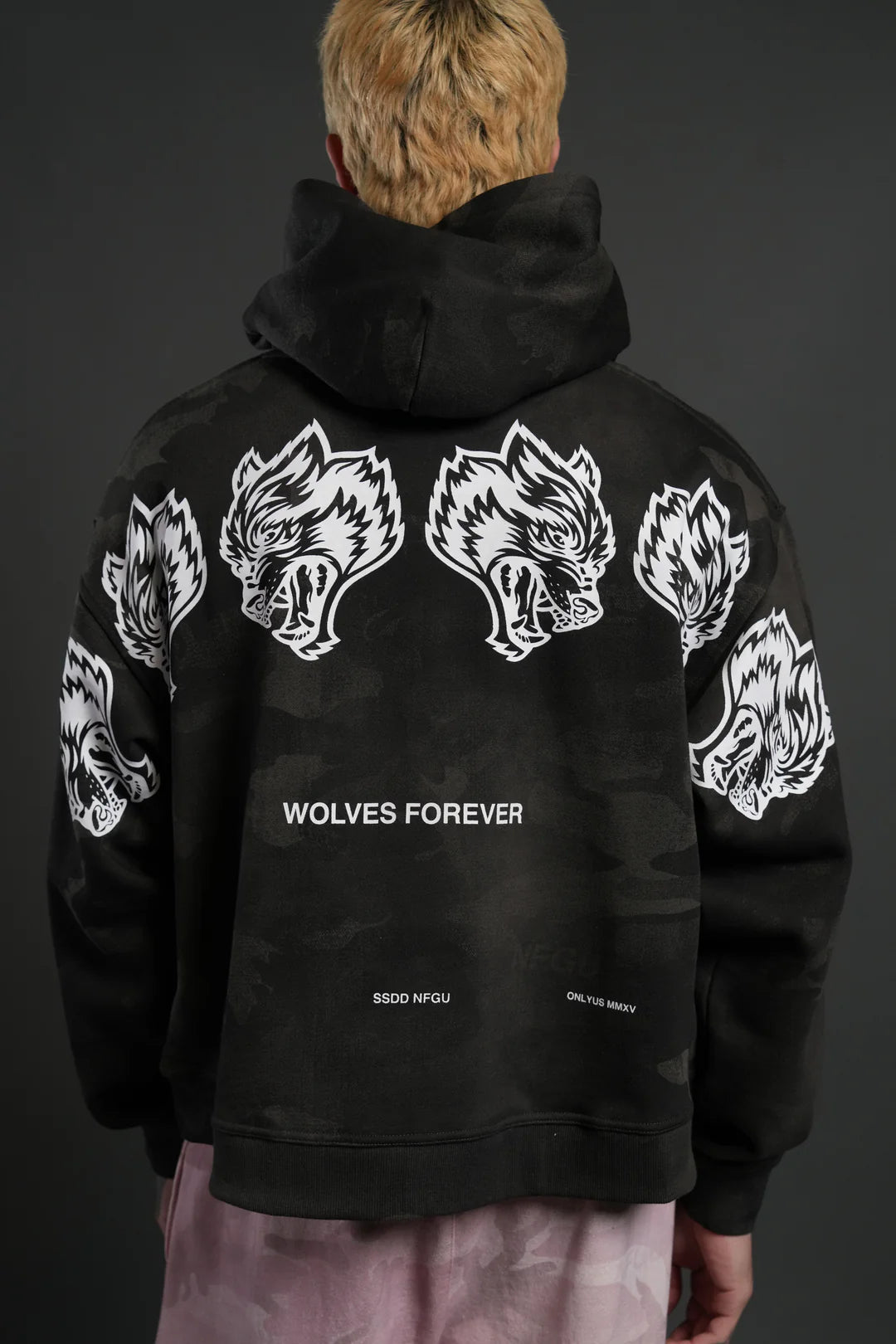 WOLVES HAVE YOUR BACK UNISEX "BOX CUT" PIERCE HOODIE IN BLACK VINTAGE WOODLAND CAMO