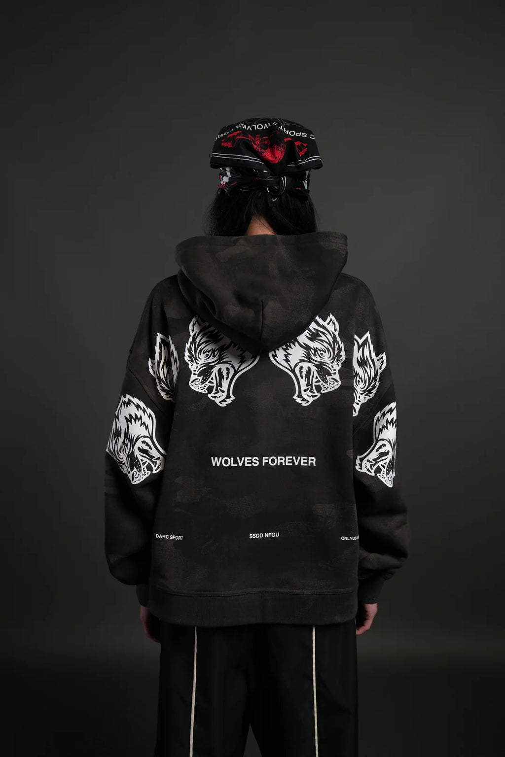 WOLVES HAVE YOUR BACK UNISEX "BOX CUT" PIERCE HOODIE IN BLACK VINTAGE WOODLAND CAMO