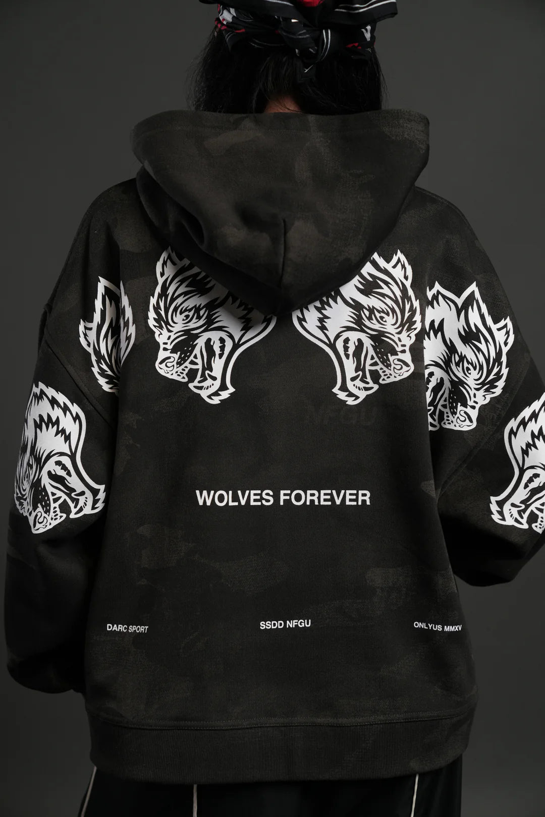WOLVES HAVE YOUR BACK UNISEX "BOX CUT" PIERCE HOODIE IN BLACK VINTAGE WOODLAND CAMO