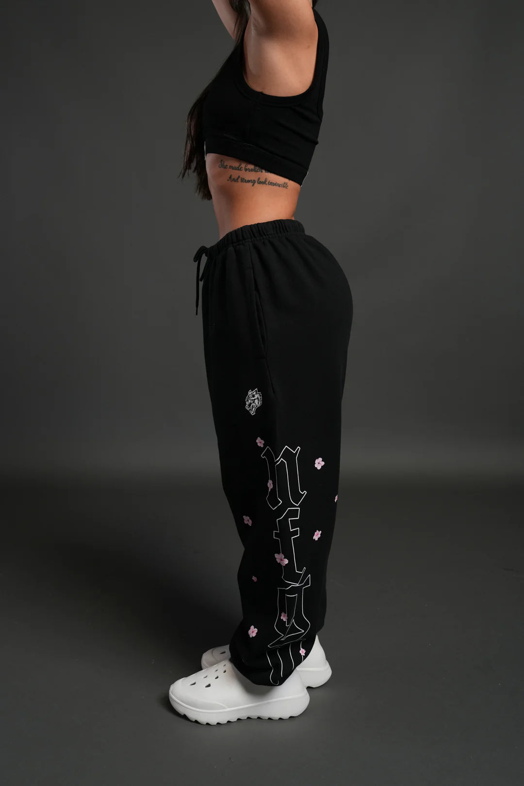 BLOSSOM MANTRA UNISEX LOUNGER SWEAT PANTS IN BLACK