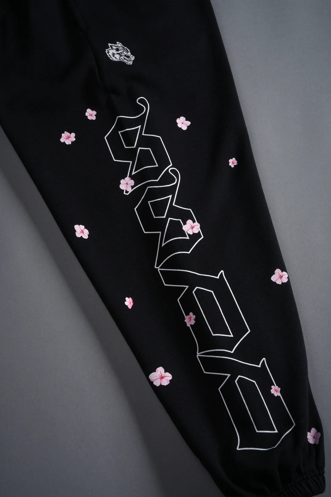BLOSSOM MANTRA UNISEX LOUNGER SWEAT PANTS IN BLACK