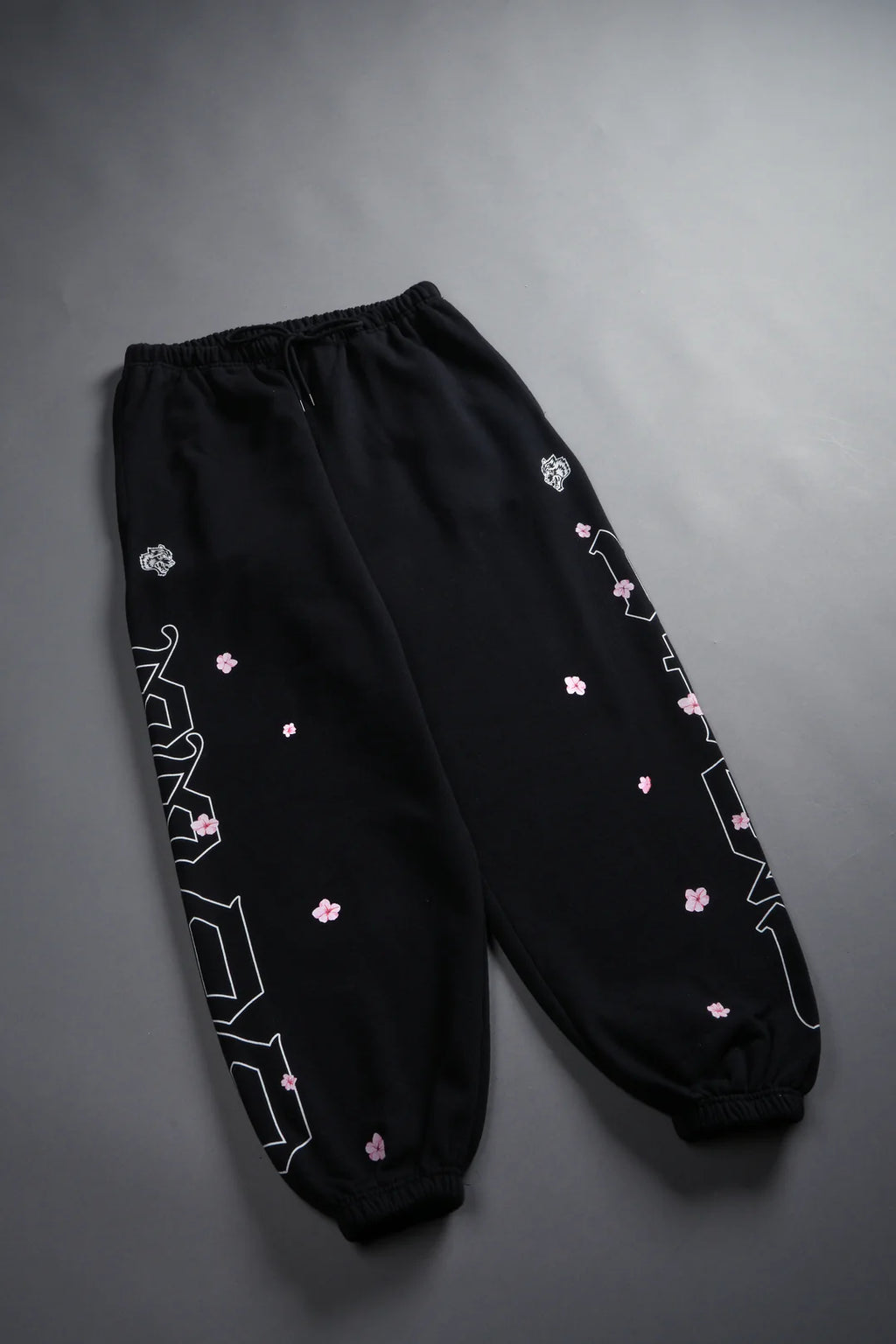 BLOSSOM MANTRA UNISEX LOUNGER SWEAT PANTS IN BLACK