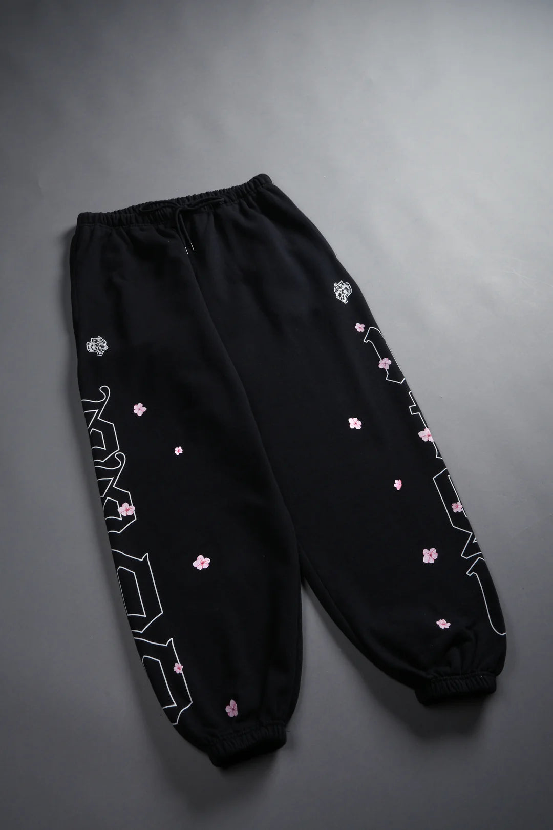 BLOSSOM MANTRA UNISEX LOUNGER SWEAT PANTS IN BLACK
