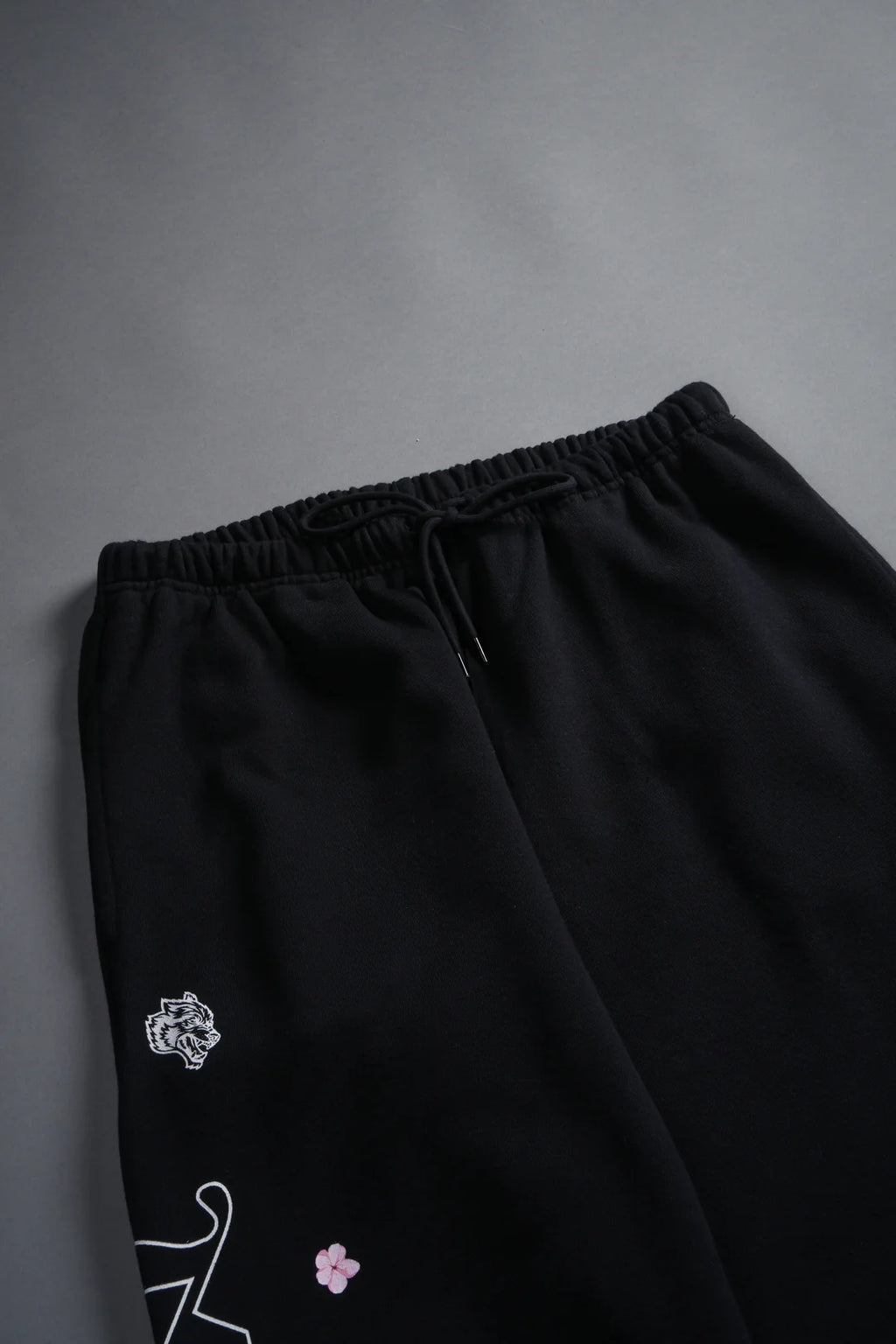 BLOSSOM MANTRA UNISEX LOUNGER SWEAT PANTS IN BLACK