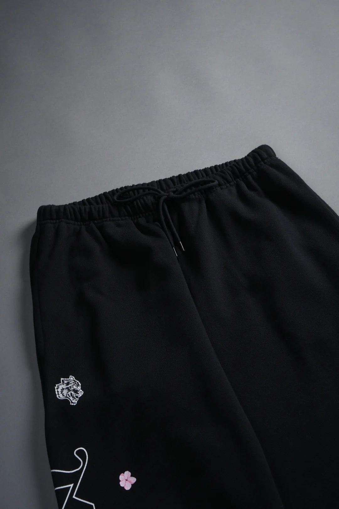 BLOSSOM MANTRA UNISEX LOUNGER SWEAT PANTS IN BLACK
