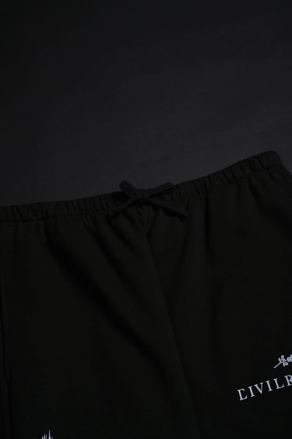 IRON DISCIPLE LOUNGER SWEAT PANTS IN BLACK