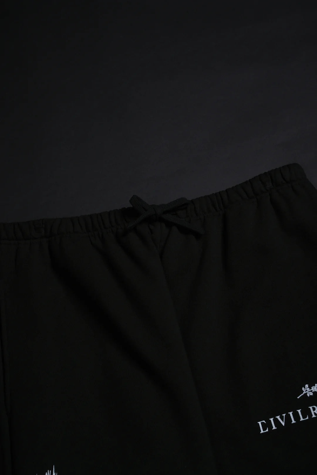 IRON DISCIPLE LOUNGER SWEAT PANTS IN BLACK