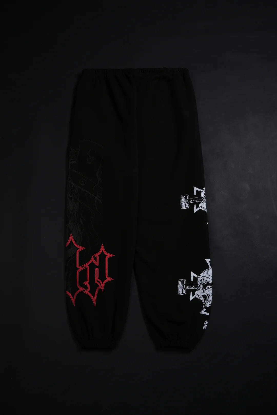 IRON DISCIPLE LOUNGER SWEAT PANTS IN BLACK