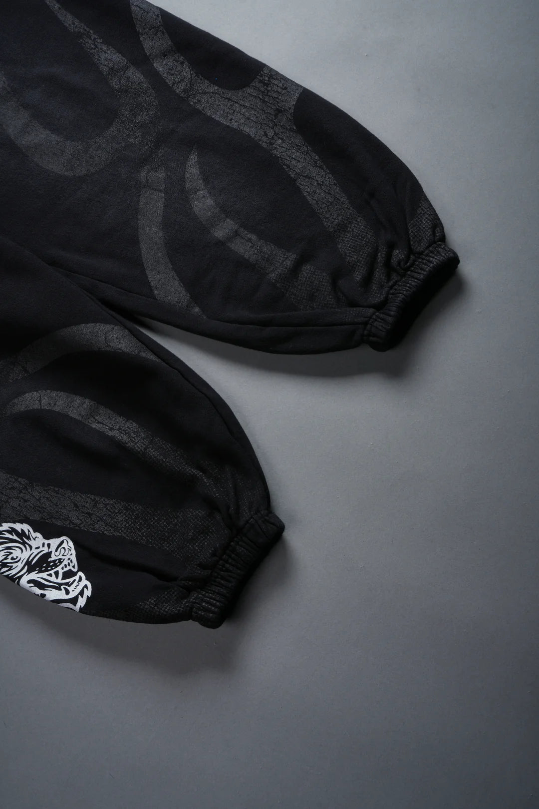 CHOPPER INFERNO LOUNGER SWEAT PANTS IN BLACK SUN FADE