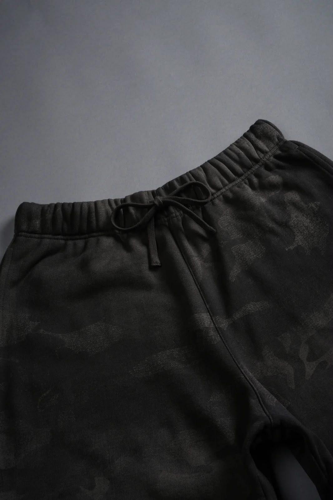 Dual Oversized Post Lounge Sweat Shorts Black Vintage Woodland Camo