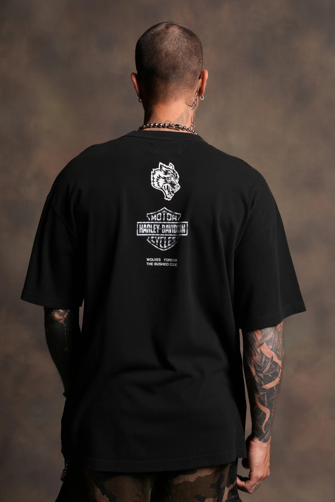 SKULLS & STEEL PREMIUM TEE IN BLACK