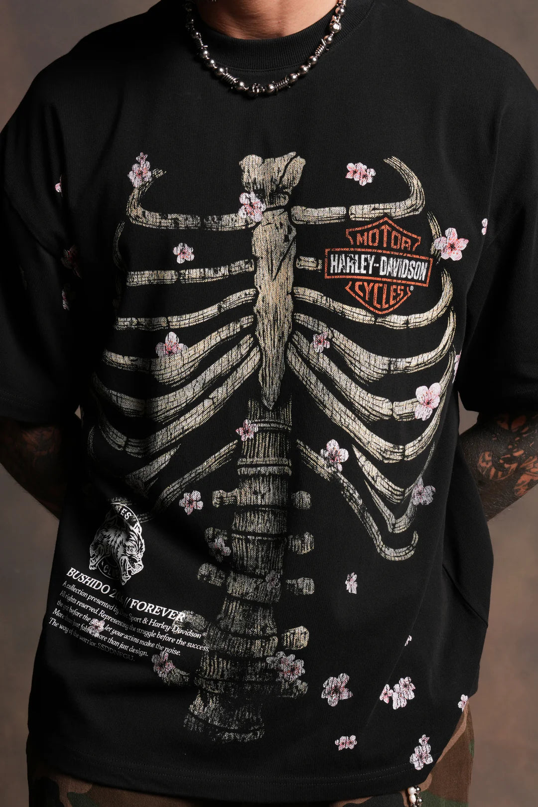 MORI BLOSSOM PREMIUM TEE IN BLACK