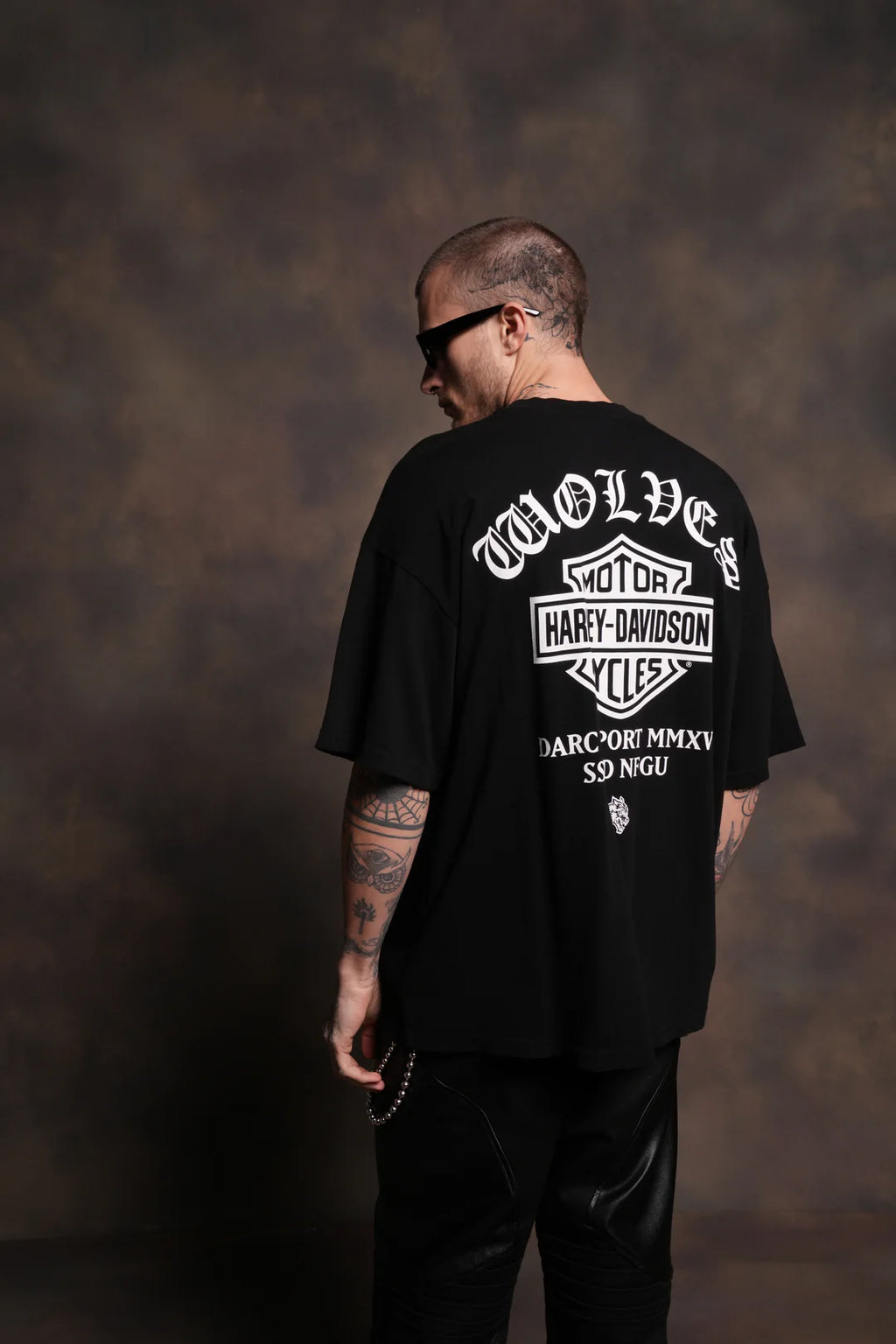 HARLEY-DAVIDSON WOLVES "PREMIUM" OVERSIZED TEE IN BLACK