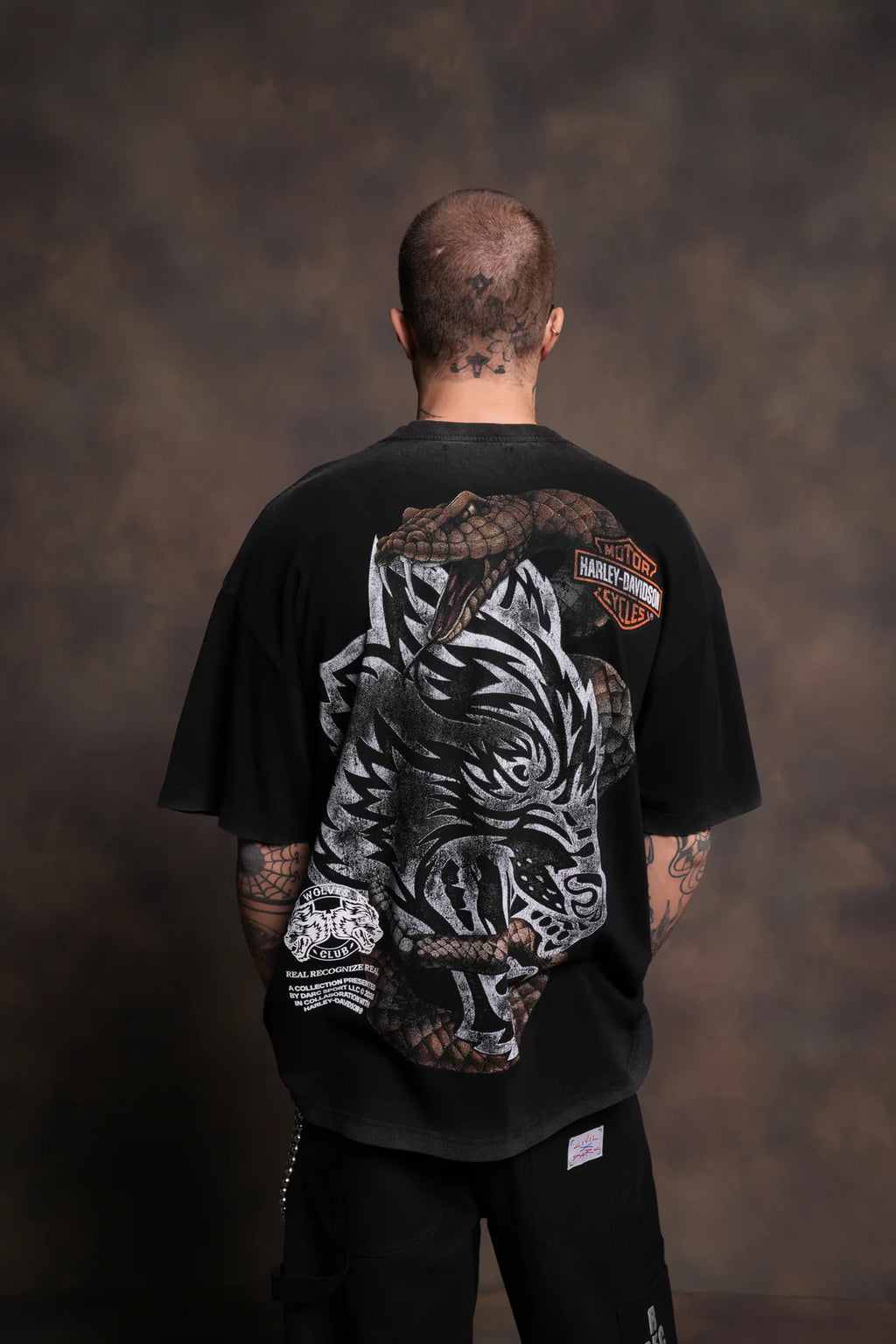 THE SNAKE & THE WOLF "PREMIUM" OVERSIZED TEE IN BLACK