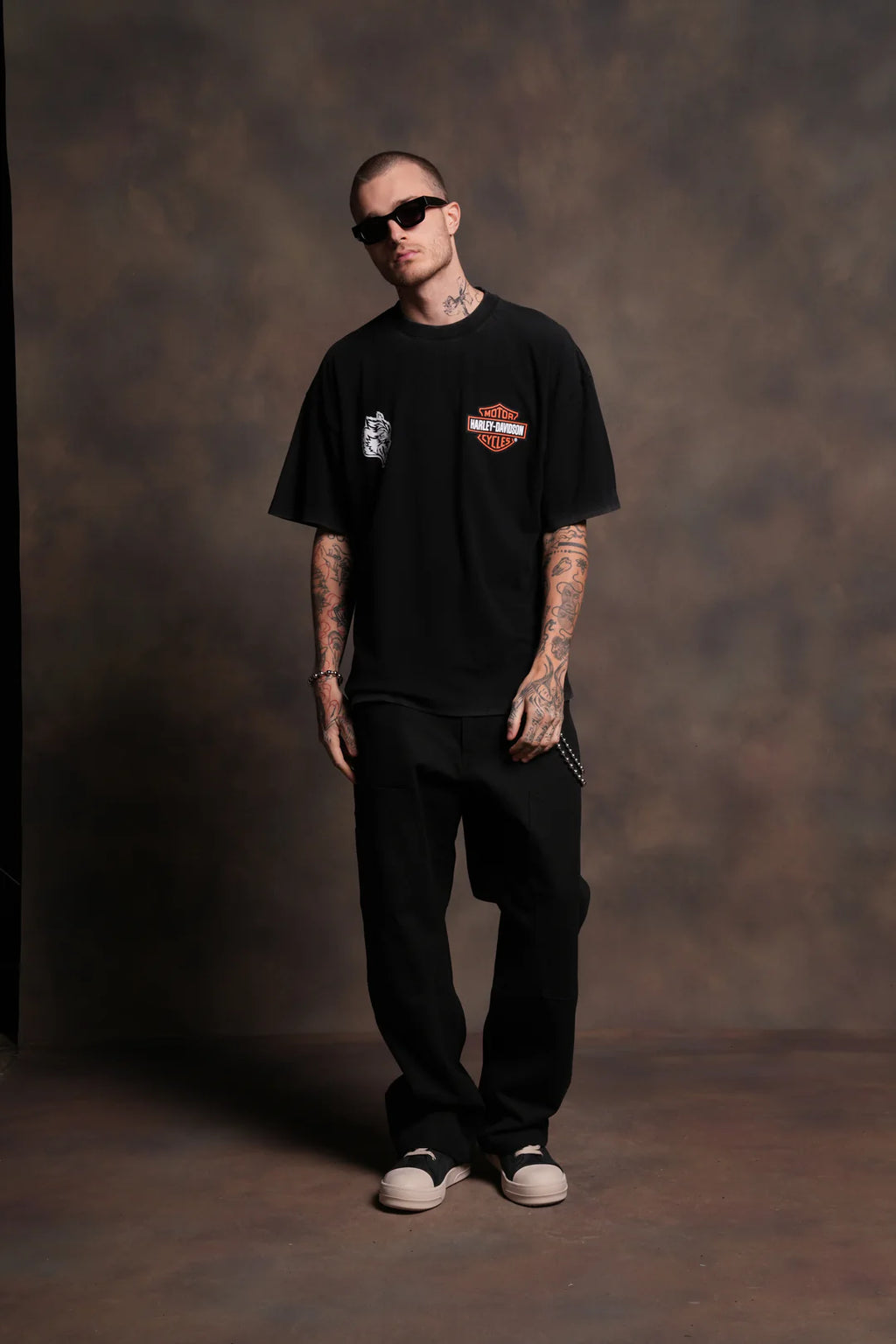 THE SNAKE & THE WOLF "PREMIUM" OVERSIZED TEE IN BLACK