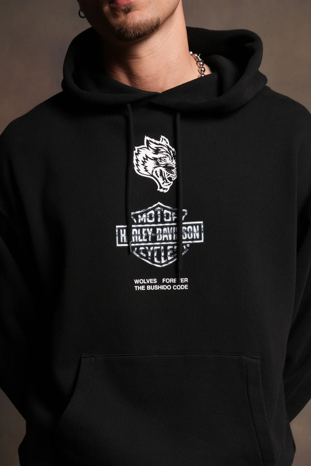 SKULLS & STEEL BISHOP HOODIE IN BLACK