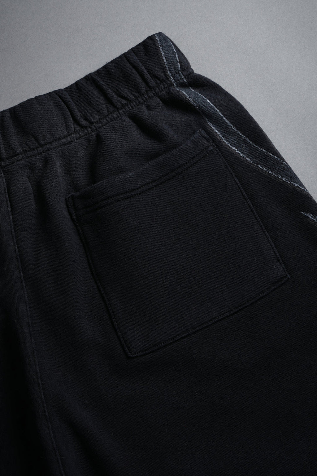 REAL RECOGNIZE REAL UNISEX OVERSIZED POST LOUNGE SWEAT SHORTS V2 IN BLACK DRIFT WASH