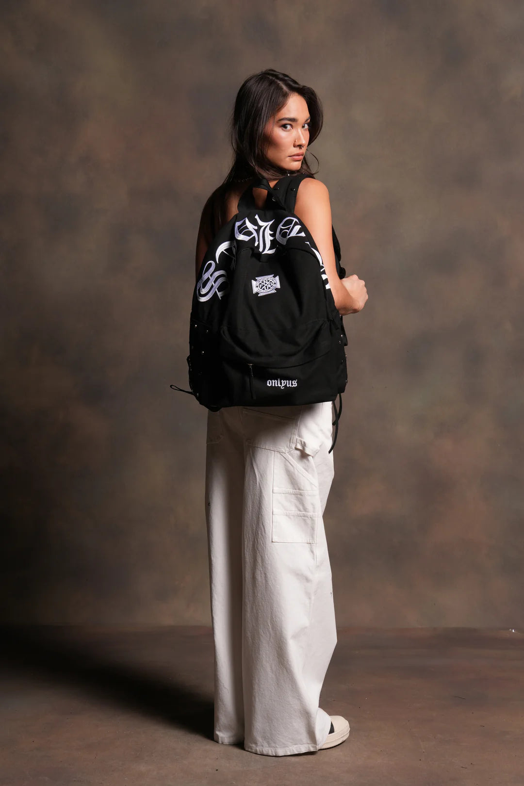 WOLVES CHOPPER EVERYDAY BACKPACK IN BLACK