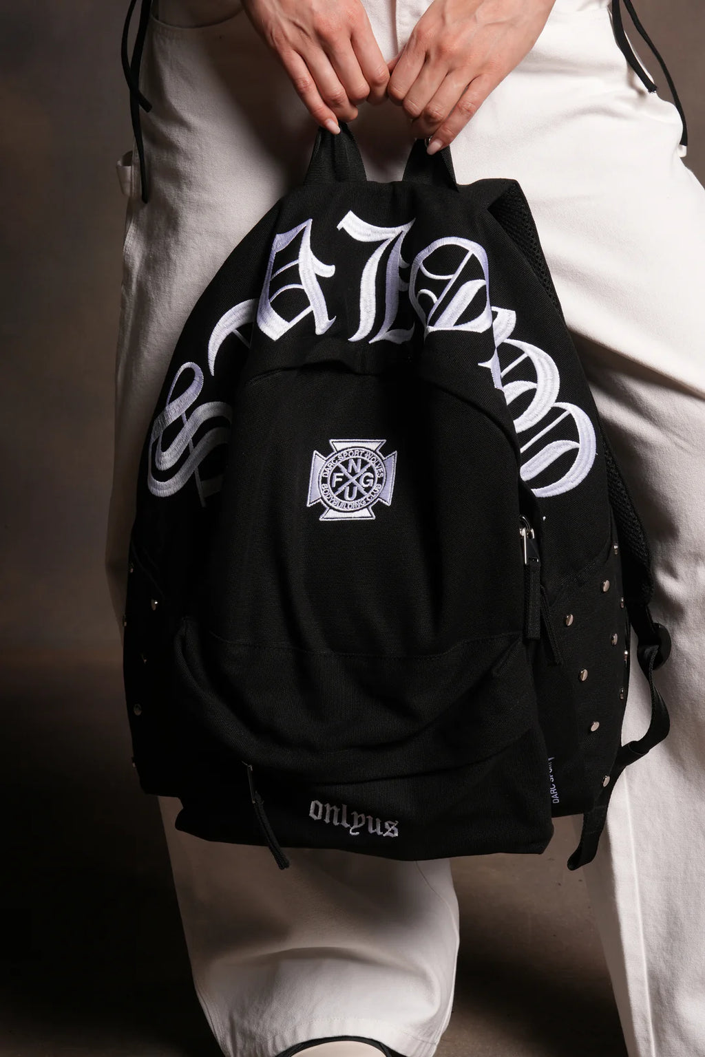 WOLVES CHOPPER EVERYDAY BACKPACK IN BLACK