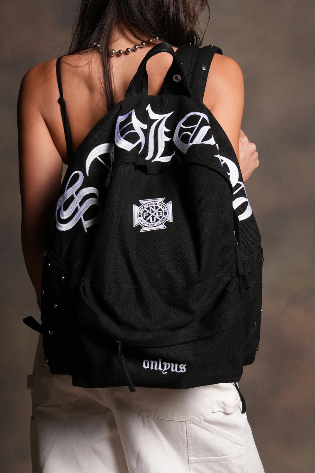 WOLVES CHOPPER EVERYDAY BACKPACK IN BLACK