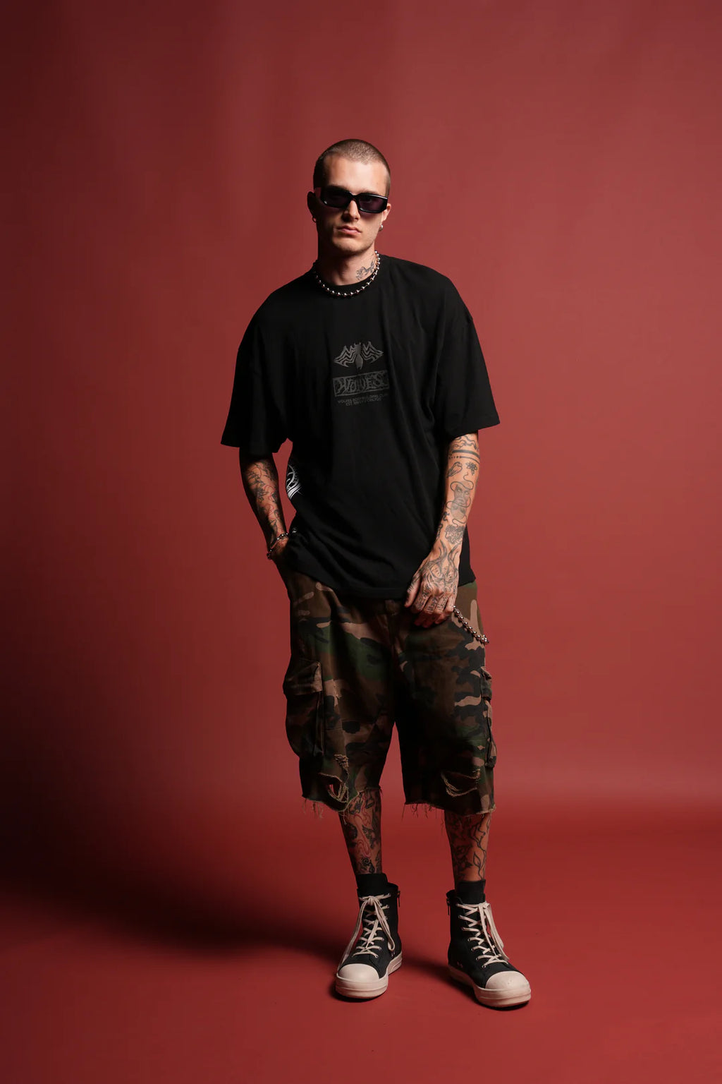 VENOMOUS SIDE-BY-SIDE SERIES PREMIUM OVERSIZED TEE IN BLACK