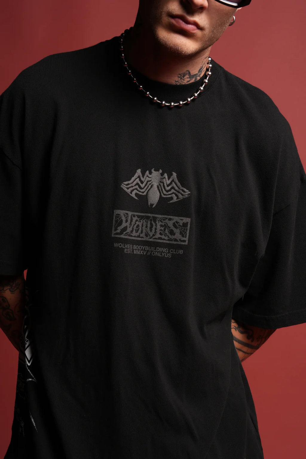 VENOMOUS SIDE-BY-SIDE SERIES PREMIUM OVERSIZED TEE IN BLACK