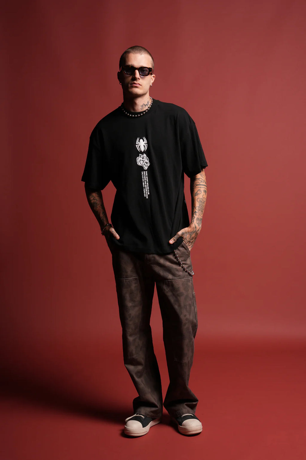 DARK SYMBIOTE PREMIUM OVERSIZED TEE IN BLACK