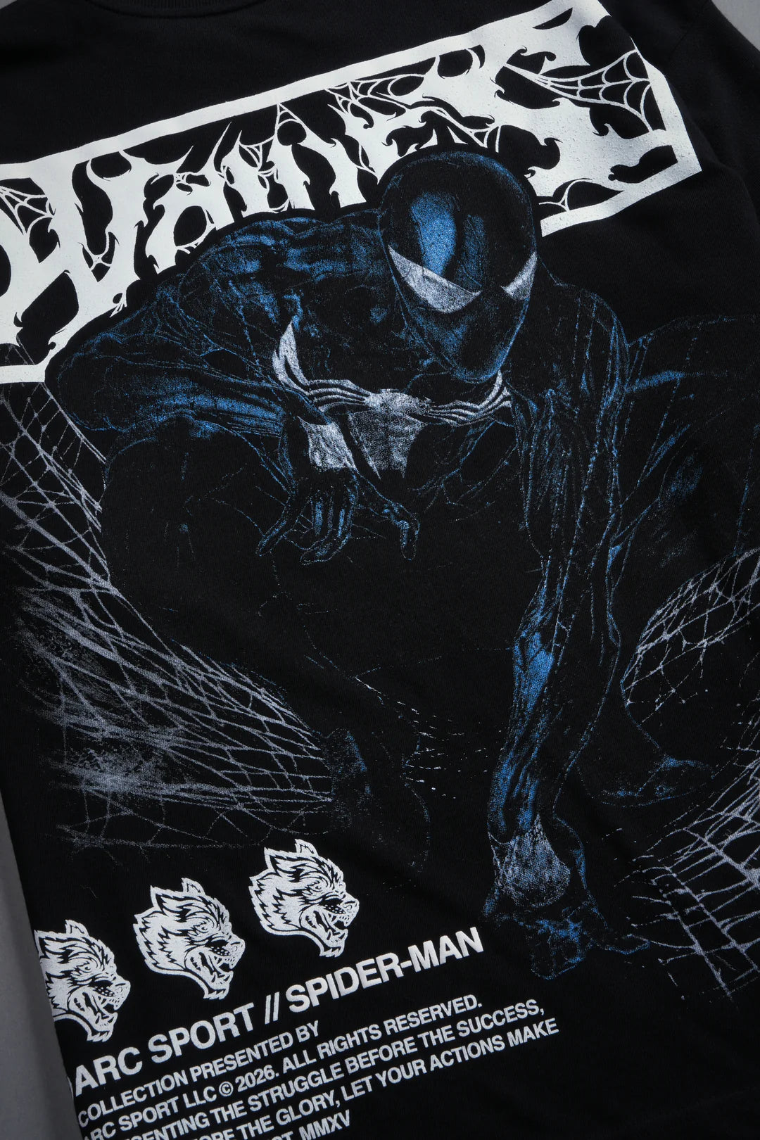 DARK SYMBIOTE PREMIUM OVERSIZED TEE IN BLACK